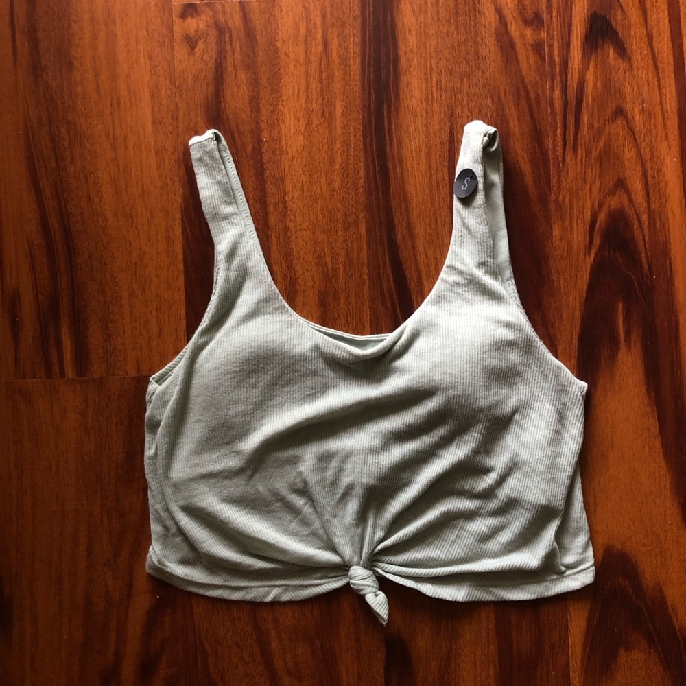Cropped Sports Bra